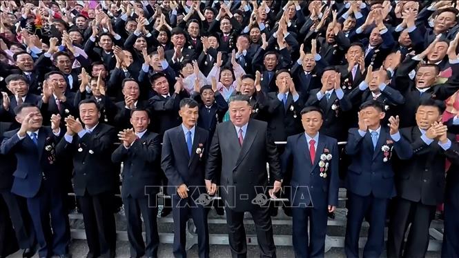 Nhà lãnh đạo Triều Tiên Kim Jong Un (thứ 5, trái sang, hàng đầu) tại lễ kỷ niệm 78 năm ngày thành lập nước tại thủ đô Bình Nhưỡng, ngày 9/9/2026. Ảnh: Yonhap/TTXVN phát