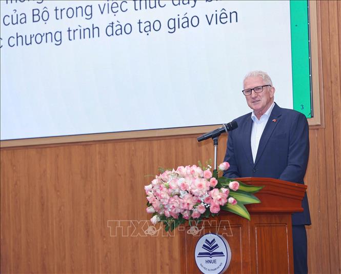 Ông James Shipton, Giám đốc Hội đồng Anh phát biểu. Ảnh: Thanh Tùng - TTXVN