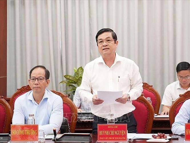 Phó Chủ tịch UBND tỉnh Cà Mau Huỳnh Chí Nguyện phát biểu tại buổi làm việc. Ảnh: TTXVN phát