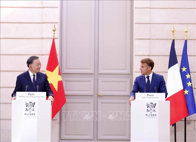 Tổng Bí thư, Chủ tịch nước Tô Lâm và Tổng thống Pháp Emmanuel Macron gặp gỡ báo chí. Ảnh: Thống Nhất – TTXVN
