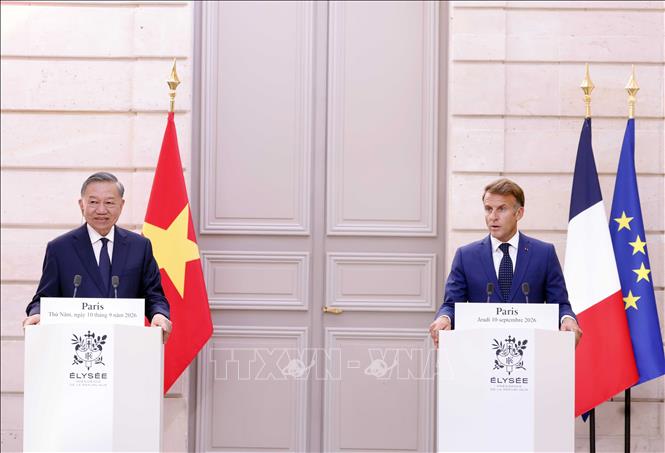Tổng Bí thư, Chủ tịch nước Tô Lâm và Tổng thống Pháp Emmanuel Macron gặp gỡ báo chí. Ảnh: Thống Nhất – TTXVN