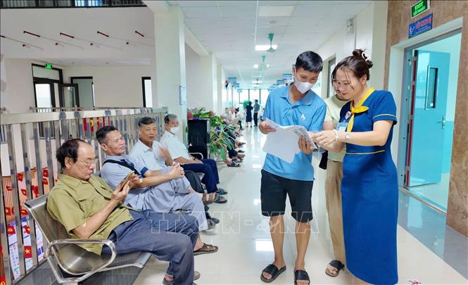 Môi trường bệnh viện an toàn, không khói thuốc giúp Trung tâm Y tế Yên Lạc nâng cao công tác đón tiếp, khám chữa bệnh. Ảnh: Nguyễn Thảo - TTXVN