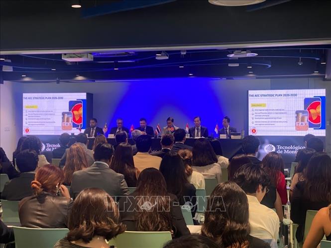Quang cảnh tọa đàm “ASEAN từ mọi góc nhìn” tại Trường Đại học Tecnológico de Monterrey phiên hiệu Querétaro. Ảnh: TTXVN phát