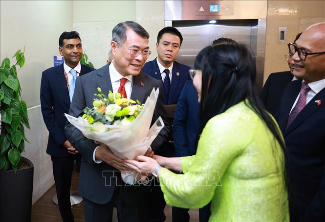 Lễ đón Thủ tướng Lê Minh Hưng tại sân bay quốc tế Indira Gandhi, thủ đô New Delhi. Ảnh: Dương Giang – TTXVN 