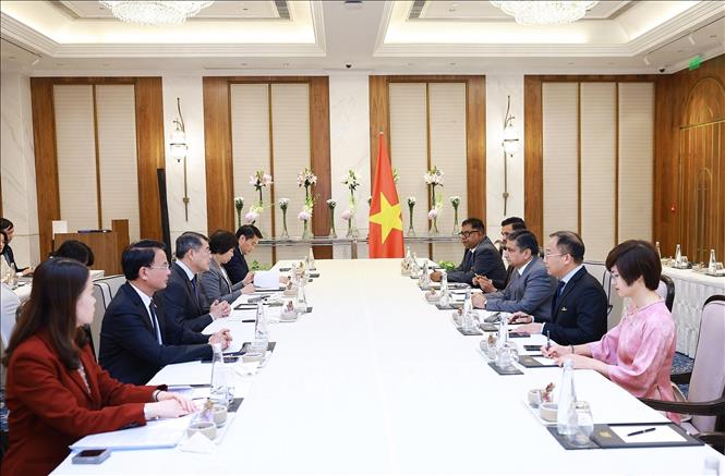 Thủ tướng Lê Minh Hưng tiếp ông Sanjay Dhawan, Phó Chủ tịch Tập đoàn ACME của Ấn Độ. Ảnh: Dương Giang – TTXVN 