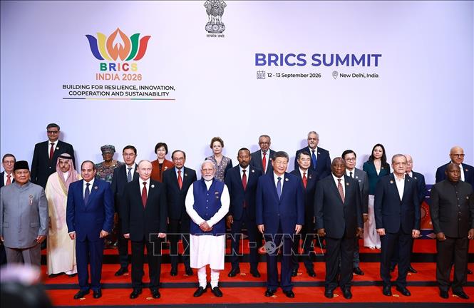 Thủ tướng Lê Minh Hưng cùng các Trưởng đoàn tham dự Hội nghị thượng đỉnh BRICS lần thứ 18 tại Ấn Độ. Ảnh: Dương Giang – TTXVN
