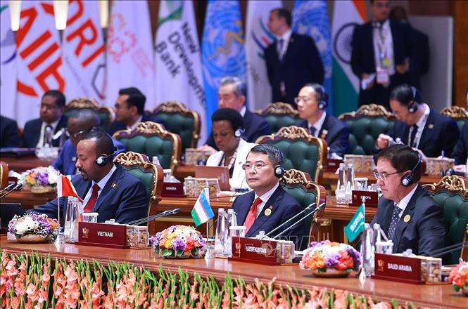 Thủ tướng Lê Minh Hưng tham dự phiên họp Hội nghị thượng đỉnh BRICS lần thứ 18 về “Tự cường, đổi mới sáng tạo, hợp tác và phát triển bền vững: Định hình tương lai tăng trưởng bao trùm toàn cầu”. Ảnh: Dương Giang – TTXVN
