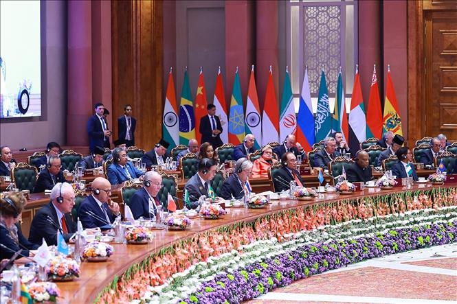 Phiên họp Hội nghị thượng đỉnh BRICS lần thứ 18 về “Tự cường, đổi mới sáng tạo, hợp tác và phát triển bền vững: Định hình tương lai tăng trưởng bao trùm toàn cầu”. Ảnh: Dương Giang – TTXVN
