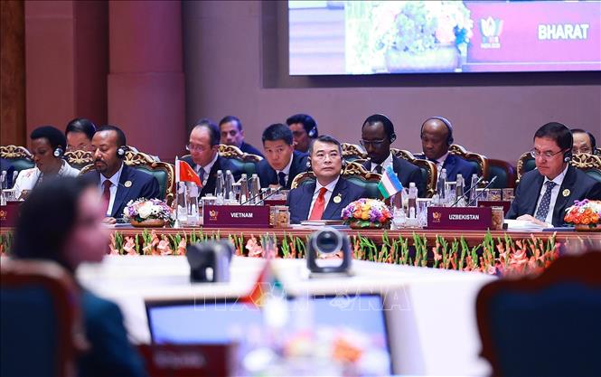 Thủ tướng Lê Minh Hưng tham dự phiên họp Hội nghị thượng đỉnh BRICS lần thứ 18 về “Tự cường, đổi mới sáng tạo, hợp tác và phát triển bền vững: Định hình tương lai tăng trưởng bao trùm toàn cầu”. Ảnh: Dương Giang – TTXVN
