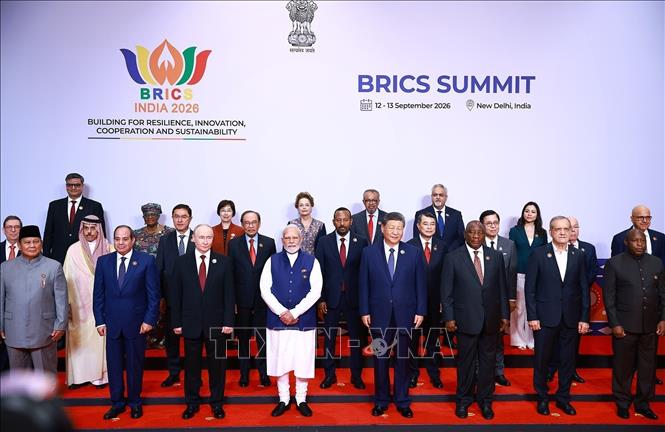 Prime Minister Le Minh Hung and heads of delegations attend the 18th BRICS Summit in India. VNA Photo: Dương Giang 