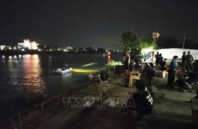 Vào lúc 18 giờ 10 phút ngày 13/9/2026, các lực lượng tìm kiếm cứu nạn tỉnh Hưng Yên đã tìm thấy thi thể Thiếu tá Trần Văn Tùng trên sông Trà Lý. Ảnh: Nguyễn Công Hải - TTXVN
