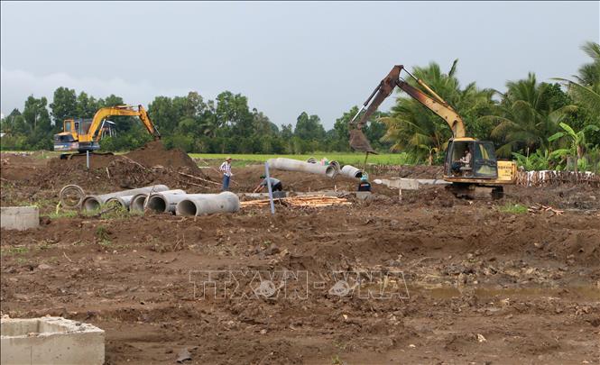 Dự án Khu tái định cư phường IV Vị Thanh (phường Vị Tân) thời gian qua chậm tiến độ đang được ngành chức năng, địa phương khắc phục nhằm đảm bảo giải ngân đạt kế hoạch. Ảnh: Duy Khương – TTXVN
