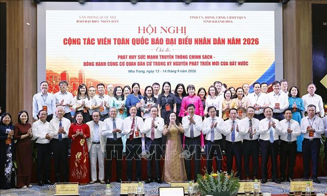 Chủ tịch Quốc hội Trần Thanh Mẫn với đại biểu dự hội nghị. Ảnh: Doãn Tấn - TTXVN