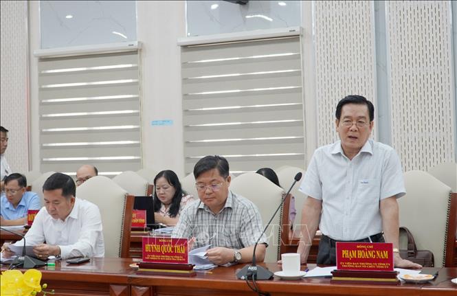 Trưởng Ban Tổ chức Tỉnh ủy An Giang Phạm Hoàng Nam phát biểu. Ảnh: Văn Sĩ - TTXVN                                     