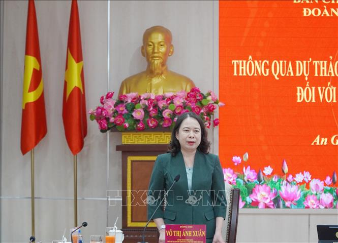 Bí thư Trung ương Đảng, Phó Chủ tịch nước Võ Thị Ánh Xuân, Trưởng Đoàn kiểm tra, giám sát số 238 của Bộ Chính trị, Ban Bí thư phát biểu kết luận hội nghị. Ảnh: Văn Sĩ - TTXVN                               