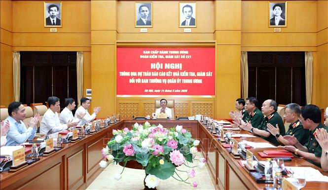 Đồng chí Trần Cẩm Tú, Uỷ viên Bộ Chính trị, Thường trực Ban Bí thư, Trưởng Đoàn Kiểm tra, giám sát số 221 chủ trì Hội nghị. Ảnh: Phương Hoa - TTXVN