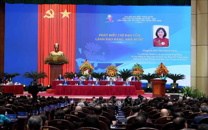 Đồng chí Bùi Thị Minh Hoài, Ủy viên Bộ Chính trị, Bí thư Trung ương Đảng, Bí thư Đảng ủy Mặt trận Tổ quốc, các đoàn thể Trung ương, Chủ tịch Ủy ban Trung ương Mặt trận Tổ quốc Việt Nam phát biểu chỉ đạo. Ảnh: An Đăng - TTXVN