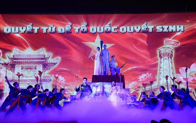 Phần thi Tuyên truyền viên trẻ toàn quân của đội tuyển Bộ Tư lệnh Thủ đô. Ảnh: Tuấn Anh - TTXVN