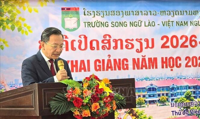 Đại sứ Việt Nam tại Lào Nguyễn Minh Tâm phát biểu tại Lễ khai giảng. Ảnh: Xuân Tú - PV TTXVN tại Lào
