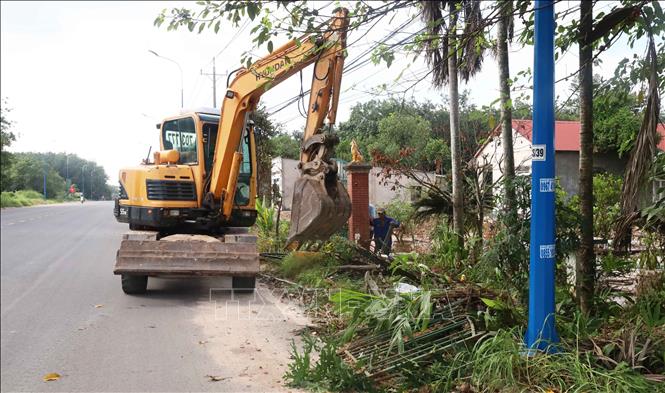 Tại phường Chơn Thành, tuyến cao tốc đi qua dài khoảng 2,8km, diện tích đất phải thu hồi hơn 40ha, liên quan 360 thửa đất. Ảnh: Đậu Tất Thành – TTXVN 