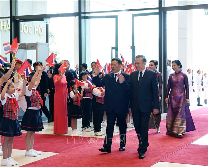 Tổng Bí thư, Chủ tịch nước Tô Lâm và Phu nhân Ngô Phương Ly chủ trì Lễ đón chính thức Nhà vua Thái Lan Maha Vajiralongkorn Phra Vajiraklaochaoyuhua và Hoàng hậu Suthida Bajrasudhabimalalakshana. Ảnh: Thống Nhất - TTXVN 
