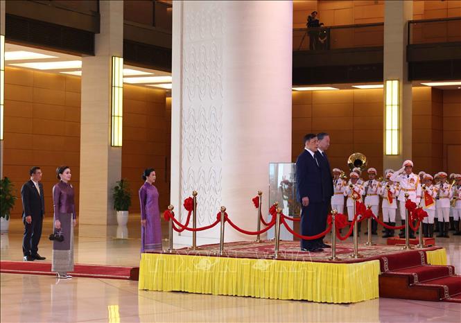 Lễ đón chính thức Nhà vua Thái Lan Maha Vajiralongkorn Phra Vajiraklaochaoyuhua và Hoàng hậu thăm cấp Nhà nước tới Việt Nam được tổ chức trọng thể tại Nhà Quốc hội (Hà Nội). Ảnh: Thống Nhất - TTXVN 
