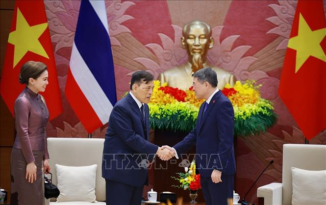 Thủ tướng Lê Minh Hưng hội kiến Nhà vua Vương quốc Thái Lan Maha Vajiralongkorn Phra Vajiraklaochaoyuhua và Hoàng hậu Suthida Bajrasudhabimalalakshana. Ảnh: Dương Giang – TTXVN
