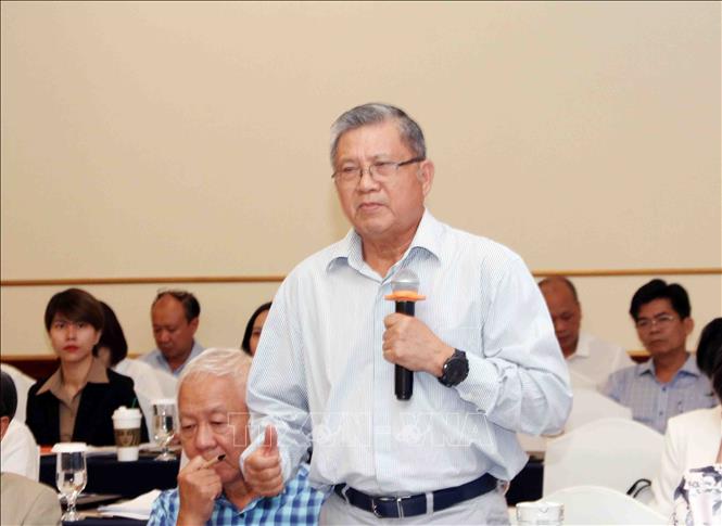 Ông Nguyễn Văn Giàu, đại biểu Quốc hội khóa XIV, góp ý Dự án Luật Đất đai (sửa đổi) tại Hội thảo. Ảnh: Xuân Khu-TTXVN