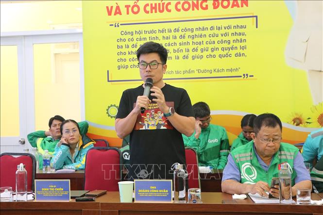 Ông Hoàng Công Huân, Giám đốc Phát triển kinh doanh và dự án chiến lược, Công ty cổ phần Be Group phát biểu tại hội thảo. Ảnh: Thanh Vũ - TTXVN