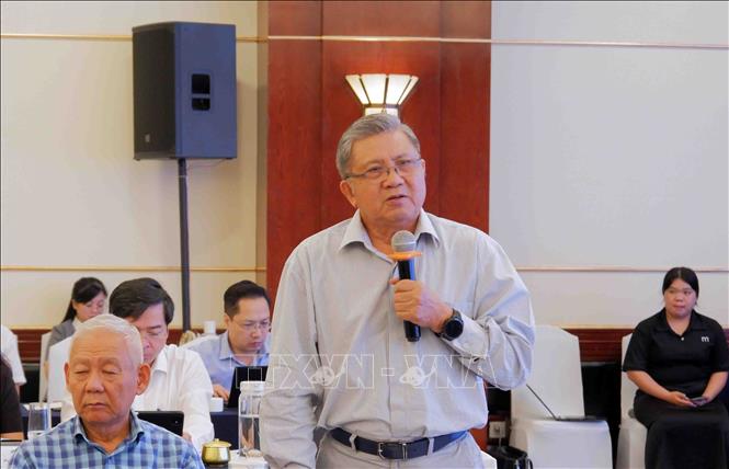 Ổng Nguyễn Văn Giàu, nguyên Chủ nhiệm Ủy ban Kinh tế, nguyên Chủ nhiệm Ủy ban Đối ngoại của Quốc hội phát biểu tại hội thảo. Ảnh: Xuân Khu-TTXVN