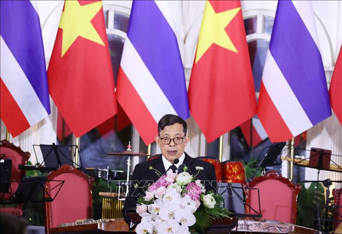 Nhà vua Thái Lan Maha Vajiralongkorn Phra Vajiraklaochaoyuhua phát biểu. Ảnh: Văn Điệp - TTXVN