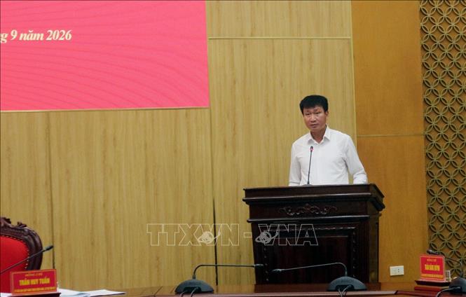 Bí thư Tỉnh ủy Ninh Bình Trần Huy Tuấn phát biểu tại hội nghị. Ảnh: Thanh Tuấn - TTXVN