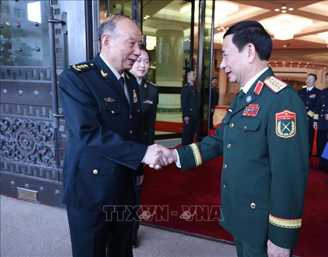 Đại tướng Phan Văn Giang gặp Phó Chủ tịch Quân ủy Trung ương Trung Quốc Trương Thăng Dân. Ảnh: TTXVN phát