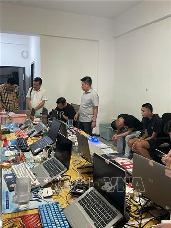 Hiện trường thời điểm Ban chuyên án đột kích. Ảnh: TTXVN phát