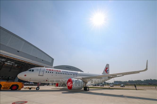 Chiếc máy bay đầu tiên thuộc dòng A320 được lắp ráp tại dây chuyền lắp ráp hoàn thiện mới của Airbus ở Thiên Tân, Trung Quốc, ngày 16/9/2026. Ảnh: THX/TTXVN phát