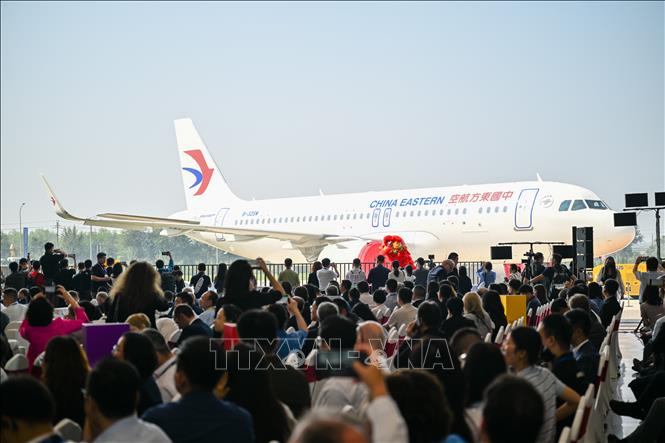 Chiếc máy bay đầu tiên thuộc dòng A320 được lắp ráp tại dây chuyền lắp ráp hoàn thiện mới của Airbus ở Thiên Tân, Trung Quốc, ngày 16/9/2026. Ảnh: THX/TTXVN phát