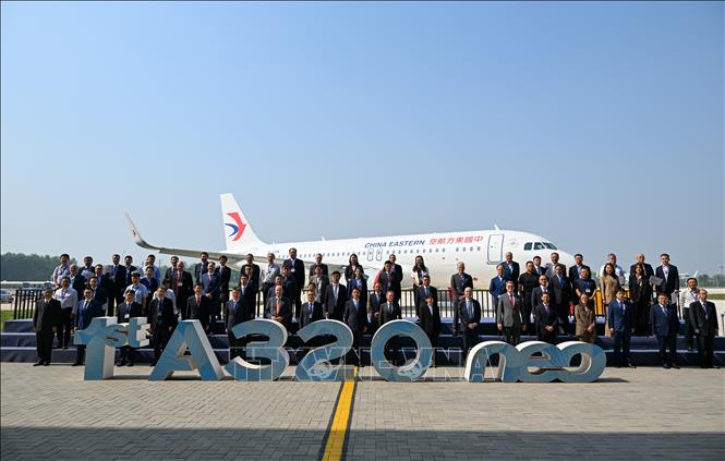 Lễ bàn giao chiếc máy bay đầu tiên thuộc dòng A320 được lắp ráp tại dây chuyền lắp ráp hoàn thiện mới của Airbus ở Thiên Tân, Trung Quốc, ngày 16/9/2026. Ảnh: THX/TTXVN phát