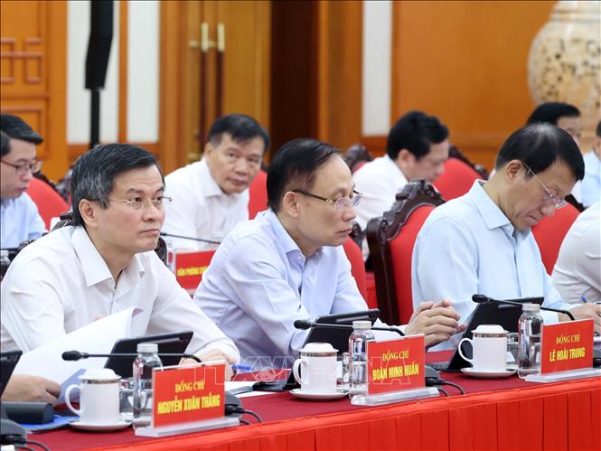 Các đại biểu tham dự Phiên họp thứ hai của Ban Chỉ đạo Tổng kết 100 năm Đảng lãnh đạo cách mạng Việt Nam, định hướng lãnh đạo phát triển đất nước trong 100 năm tiếp theo và Tổng kết 40 năm thực hiện Cương lĩnh xây dựng đất nước trong thời kỳ quá độ lên chủ nghĩa xã hội. Ảnh: Thống Nhất – TTXVN