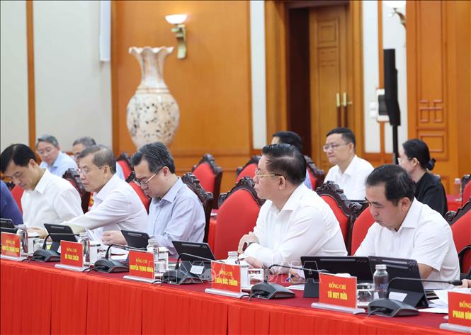 Các đại biểu tham dự Phiên họp thứ hai của Ban Chỉ đạo Tổng kết 100 năm Đảng lãnh đạo cách mạng Việt Nam, định hướng lãnh đạo phát triển đất nước trong 100 năm tiếp theo và Tổng kết 40 năm thực hiện Cương lĩnh xây dựng đất nước trong thời kỳ quá độ lên chủ nghĩa xã hội. Ảnh: Thống Nhất – TTXVN