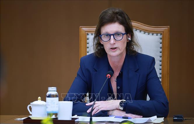 Bà Fiona Bassett, Tổng Giám đốc Điều hành FTSE Russell phát biểu. Ảnh: Dương Giang – TTXVN
