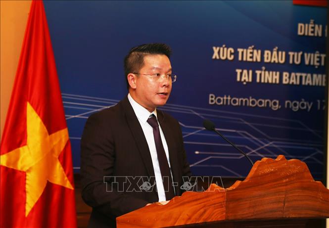 Ông Trần Tuấn Anh, Tổng Lãnh sự Việt Nam tại Battambang phát biểu khai mạc diễn đàn. Ảnh: Minh Hưng - PV TTXVN tại Campuchia
