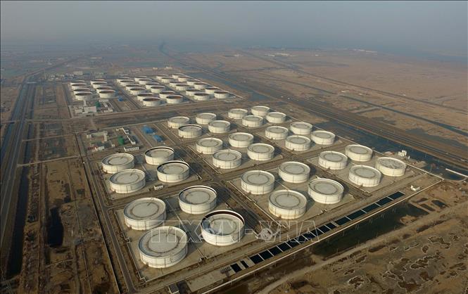 Kết thúc phiên, giá dầu Brent giảm 1,01 USD, tương đương 0,95%, xuống 104,82 USD/thùng; giá dầu WTI của Mỹ giảm 52 cent, tương đương 0,5%, xuống 101,91 USD/thùng. Ảnh: THX/TTXVN phát