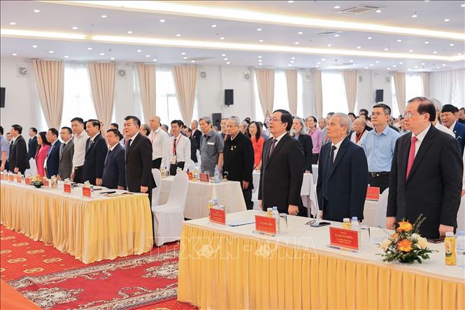 Các đại biểu thực hiện Nghi thức chào cờ tại Đại hội. Ảnh: Lê Đông - TTXVN