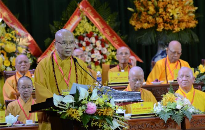 Thượng tọa Thích Khế Chơn, Trưởng ban Trị sự Giáo hội Phật giáo Việt Nam thành phố Huế nhiệm kỳ 2022–2027 phát biểu. Ảnh: Văn Dũng-TTXVN