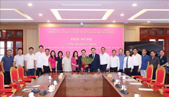 Đồng chí Trần Thanh Lâm và các đại biểu dự hội nghị chụp ảnh chung. Ảnh: Phương Hoa - TTXVN