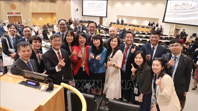 Ngày 18/6/2026, trong khuôn khổ Hội nghị lần thứ 36 các quốc gia thành viên Công ước Liên hợp quốc về Luật Biển (UNCLOS) tại Trụ sở Liên hợp quốc (LHQ) ở New York (Mỹ), PGS.TS. Nguyễn Thị Lan Anh, Phó Giám đốc Học viện Ngoại giao, ứng cử viên của Việt Nam, đã trúng cử vị trí Thẩm phán Tòa án Luật Biển Quốc tế (ITLOS) nhiệm kỳ 2026 - 2035 với số phiếu cao nhất khu vực châu Á - Thái Bình Dương. Ảnh: Thanh Tuấn - PV TTXVN tại Mỹ