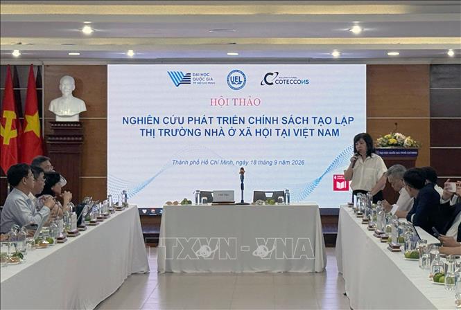 Bà Trần Thu Hằng, Vụ trưởng Vụ Quy hoạch - Kiến trúc (Bộ Xây dựng) phát biểu tại hội thảo. Ảnh: Thanh Vũ - TTXVN
