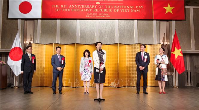 Hạ nghị sĩ Obuchi Yuko- Chủ tịch Liên minh nghị sĩ hữu nghị Nhật- Việt phát biểu chúc mừng ngày Quốc khánh Việt Nam. Ảnh: Bùi Hà - PV TTXVN tại Nhật Bản