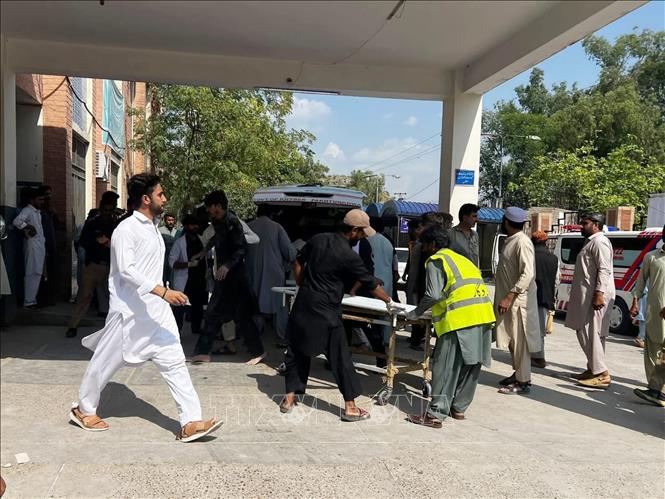 Hiện trường vụ đánh bom ở Kohat, tỉnh Khyber Pakhtunkhwa, Pakistan ngày 18/9/2026. Ảnh: THX/TTXVN phát