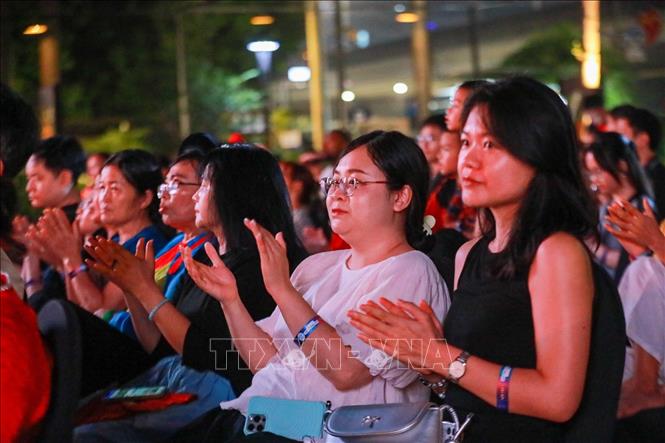 Chương trình nhận được sự yêu thích của công chúng. Ảnh: Khánh Hoà - TTXVN